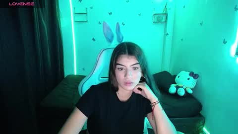 Snapshot of helloo_kityy25 chatting on 02/10/25, 02:19 helloo_kityy25 online show from 02/10/25, 02:19