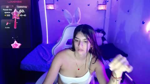 Snapshot of helloo_kityy25 chatting on 02/25/25, 03:42 helloo_kityy25 online show from 02/25/25, 03:42