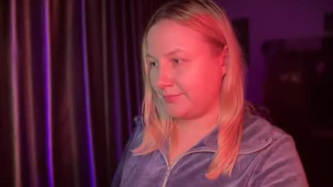 Snapshot of hellyriddle chatting on 02/02/26, 05:55 DeleteyourSadness online show from 02/02/26, 05:55