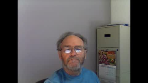 Snapshot of helopilot01 chatting on 09/28/25, 03:39 helopilot01 online show from 09/28/25, 03:39