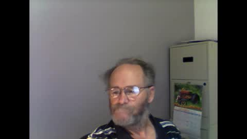 Snapshot of helopilot01 chatting on 10/04/25, 11:58 helopilot01 online show from 10/04/25, 11:58