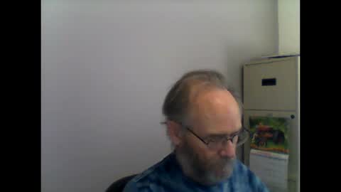 Snapshot of helopilot01 chatting on 10/12/25, 04:17 helopilot01 online show from 10/12/25, 04:17
