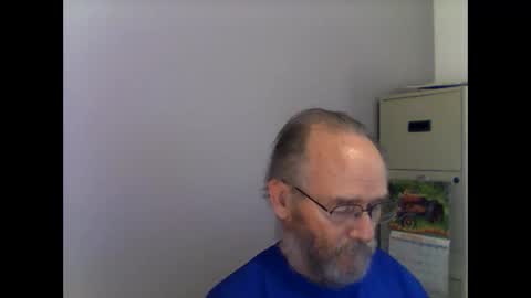 Snapshot of helopilot01 chatting on 10/13/25, 04:40 helopilot01 online show from 10/13/25, 04:40