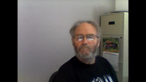 Snapshot of helopilot01 chatting on 10/19/25, 04:07 helopilot01 online show from 10/19/25, 04:07