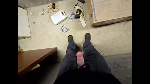 Snapshot of helpmestroke88 chatting on 10/27/25, 09:57 helpmestroke88 online show from 10/27/25, 09:57