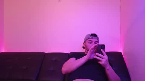 Snapshot of hennidrip chatting on 01/13/26, 05:35 HENNIDRIP online show from 01/13/26, 05:35