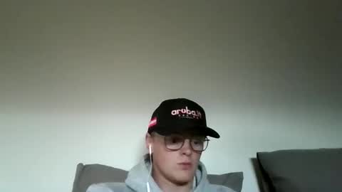Snapshot of henrietje chatting on 05/14/26, 07:09 henrietje online show from 05/14/26, 07:09