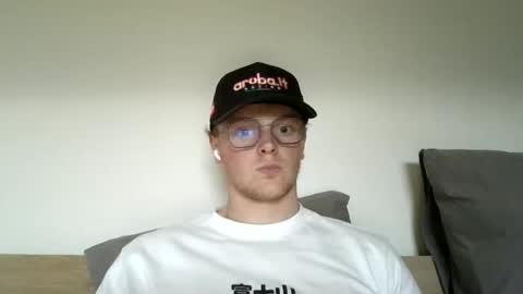 Snapshot of henrietje chatting on 06/04/26, 06:14 henrietje online show from 06/04/26, 06:14