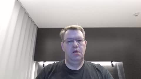 Snapshot of henrikrp1971 chatting on 01/01/25, 09:41 henrikrp1971 online show from 01/01/25, 09:41