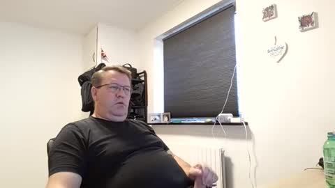 Snapshot of henrikrp1971 chatting on 01/17/25, 01:03 henrikrp1971 online show from 01/17/25, 01:03