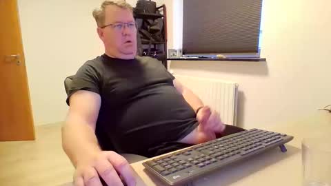 Snapshot of henrikrp1971 chatting on 02/01/25, 03:07 henrikrp1971 online show from 02/01/25, 03:07