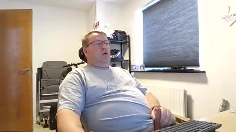 Snapshot of henrikrp1971 chatting on 01/06/26, 10:30 henrikrp1971 online show from 01/06/26, 10:30
