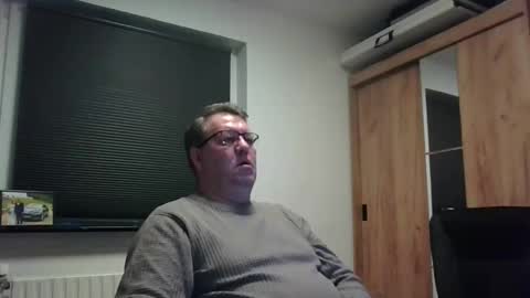 Snapshot of henrikrp1971 chatting on 02/10/26, 05:28 henrikrp1971 online show from 02/10/26, 05:28