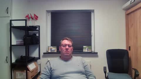 Snapshot of henrikrp1971 chatting on 02/16/26, 05:53 henrikrp1971 online show from 02/16/26, 05:53