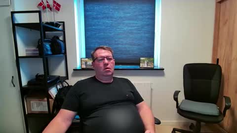 Snapshot of henrikrp1971 chatting on 02/21/26, 11:00 henrikrp1971 online show from 02/21/26, 11:00