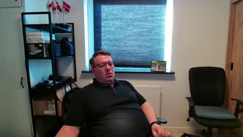 Snapshot of henrikrp1971 chatting on 03/20/26, 03:06 henrikrp1971 online show from 03/20/26, 03:06