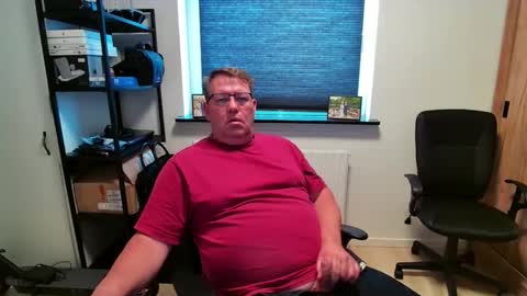 Snapshot of henrikrp1971 chatting on 04/01/26, 11:11 henrikrp1971 online show from 04/01/26, 11:11