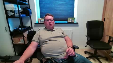 Snapshot of henrikrp1971 chatting on 04/08/26, 12:49 henrikrp1971 online show from 04/08/26, 12:49