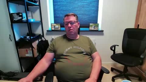 Snapshot of henrikrp1971 chatting on 04/11/26, 10:08 henrikrp1971 online show from 04/11/26, 10:08