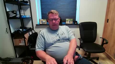 Snapshot of henrikrp1971 chatting on 04/17/26, 05:27 henrikrp1971 online show from 04/17/26, 05:27