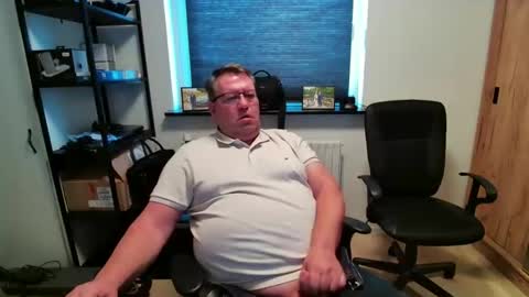 Snapshot of henrikrp1971 chatting on 04/19/26, 03:33 henrikrp1971 online show from 04/19/26, 03:33