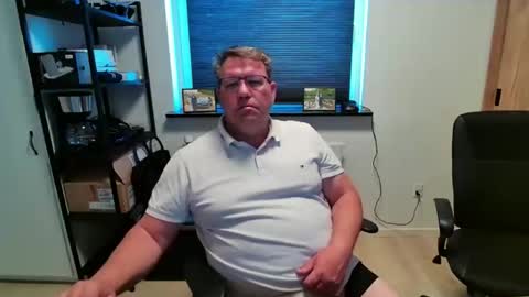 Snapshot of henrikrp1971 chatting on 05/08/26, 12:21 henrikrp1971 online show from 05/08/26, 12:21