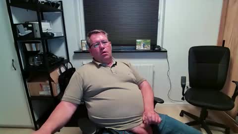 Snapshot of henrikrp1971 chatting on 05/10/26, 08:25 henrikrp1971 online show from 05/10/26, 08:25