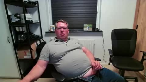 Snapshot of henrikrp1971 chatting on 05/14/26, 08:26 henrikrp1971 online show from 05/14/26, 08:26