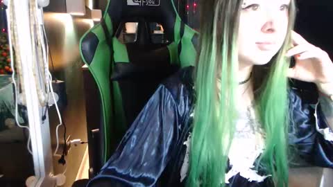 Snapshot of hentaishiing chatting on 12/20/25, 09:22 Hentaishiing online show from 12/20/25, 09:22