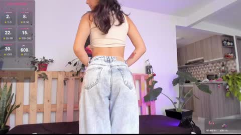 Hello I am Valentina independent Colombian model I love sensuality and pleasure welcome online show from 12/23/24, 05:43