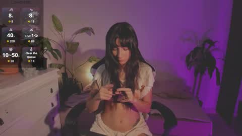 Hello I am Valentina independent Colombian model I love sensuality and pleasure welcome online show from 10/01/25, 05:35