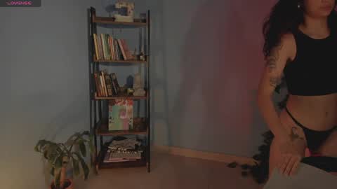 Snapshot of hera_069 chatting on 04/20/26, 11:46 Hello I am Valentina independent Colombian model I love sensuality and pleasure welcome online show from 04/20/26, 11:46