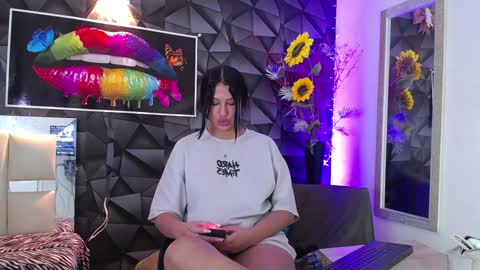 HERA online show from 12/20/24, 01:58