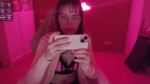 Snapshot of heraluna_ chatting on 01/11/25, 10:51 HeraLuna online show from 01/11/25, 10:51