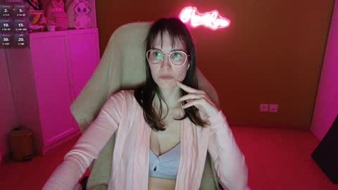 Snapshot of heraluna_ chatting on 01/15/25, 11:08 HeraLuna online show from 01/15/25, 11:08