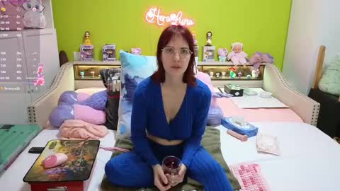 Snapshot of heraluna_ chatting on 02/17/26, 10:05 HeraLuna online show from 02/17/26, 10:05