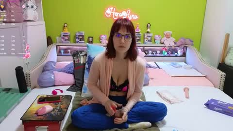 Snapshot of heraluna_ chatting on 03/06/26, 09:55 HeraLuna online show from 03/06/26, 09:55