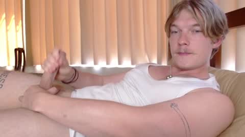 Snapshot of hercules__ chatting on 01/26/25, 05:45 Gregblonde Alextattoo online show from 01/26/25, 05:45