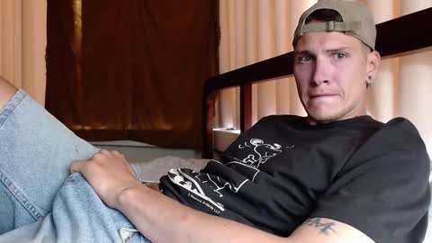 Snapshot of hercules__ chatting on 02/06/25, 02:55 Gregblonde Alextattoo online show from 02/06/25, 02:55
