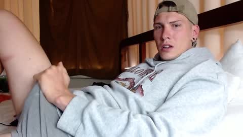 Snapshot of hercules__ chatting on 02/07/25, 12:20 Gregblonde Alextattoo online show from 02/07/25, 12:20