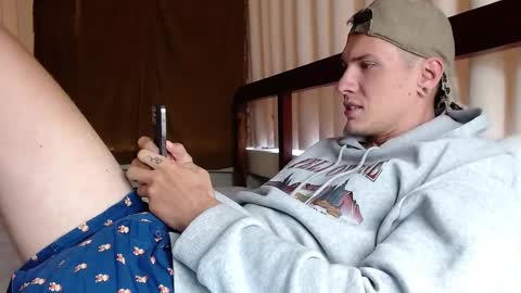 Snapshot of hercules__ chatting on 02/12/25, 12:16 Gregblonde Alextattoo online show from 02/12/25, 12:16