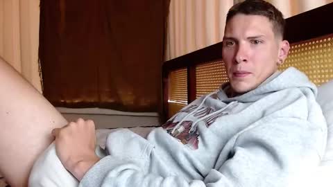 Snapshot of hercules__ chatting on 02/21/25, 01:00 Gregblonde Alextattoo online show from 02/21/25, 01:00