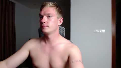 Snapshot of hercules__ chatting on 09/25/25, 01:04 Gregblonde Alextattoo online show from 09/25/25, 01:04
