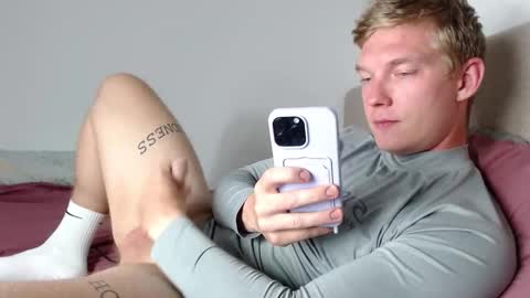 Snapshot of hercules__ chatting on 10/24/25, 03:52 Gregblonde Alextattoo online show from 10/24/25, 03:52