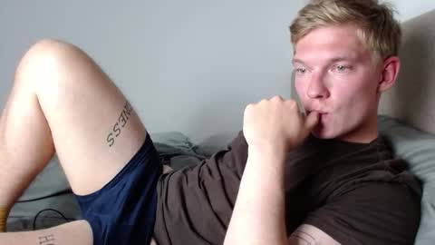 Snapshot of hercules__ chatting on 11/17/25, 01:28 Gregblonde Alextattoo online show from 11/17/25, 01:28