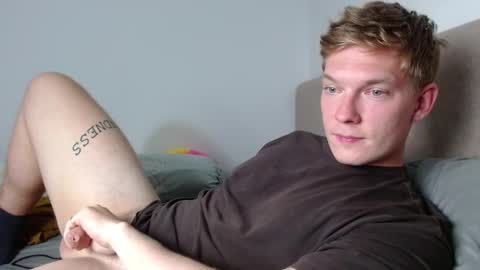 Snapshot of hercules__ chatting on 11/24/25, 03:01 Gregblonde Alextattoo online show from 11/24/25, 03:01