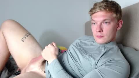 Snapshot of hercules__ chatting on 11/27/25, 03:47 Gregblonde Alextattoo online show from 11/27/25, 03:47