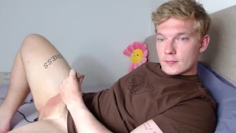 Snapshot of hercules__ chatting on 12/02/25, 02:12 Gregblonde Alextattoo online show from 12/02/25, 02:12