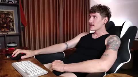 Snapshot of hercules__ chatting on 12/05/25, 05:38 Gregblonde Alextattoo online show from 12/05/25, 05:38