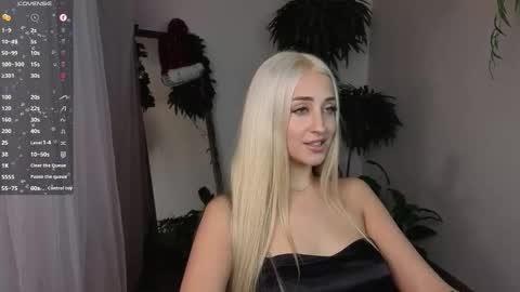 Elise online show from 12/15/25, 02:16